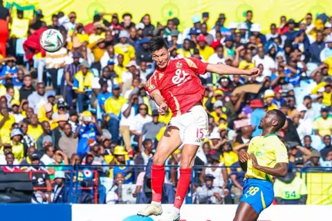 تقارير: أشرف داري يغادر منتخب المغرب بسبب الإصابة